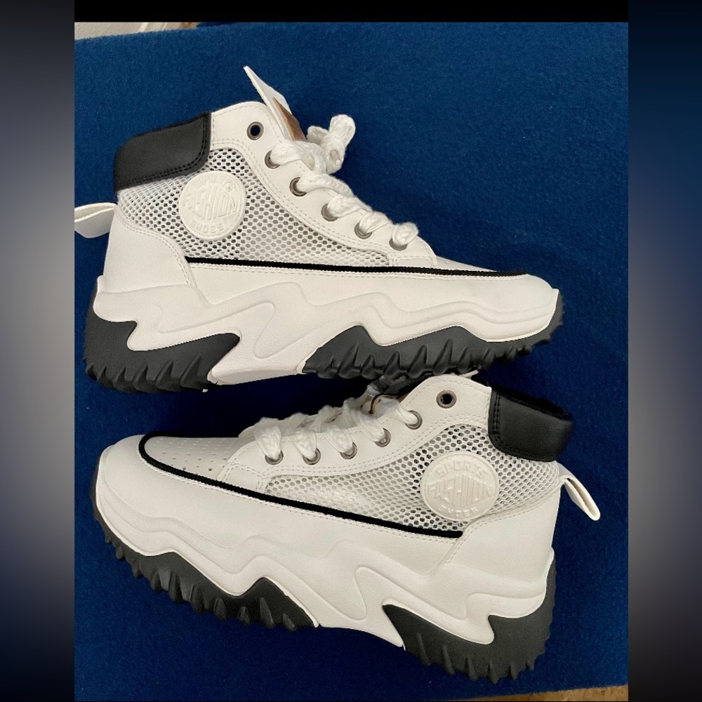 Sneakers - Women’s Black/White, High-Top Sneakers. New Without Tags. EU Size 40